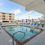 7203 Atlantic Ave, Unit 101