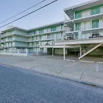 Updated Oceanside Condo - 5 Miles To Cape May!