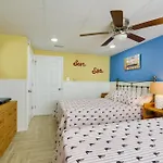 Updated Oceanside Condo - 5 Miles To Cape May!