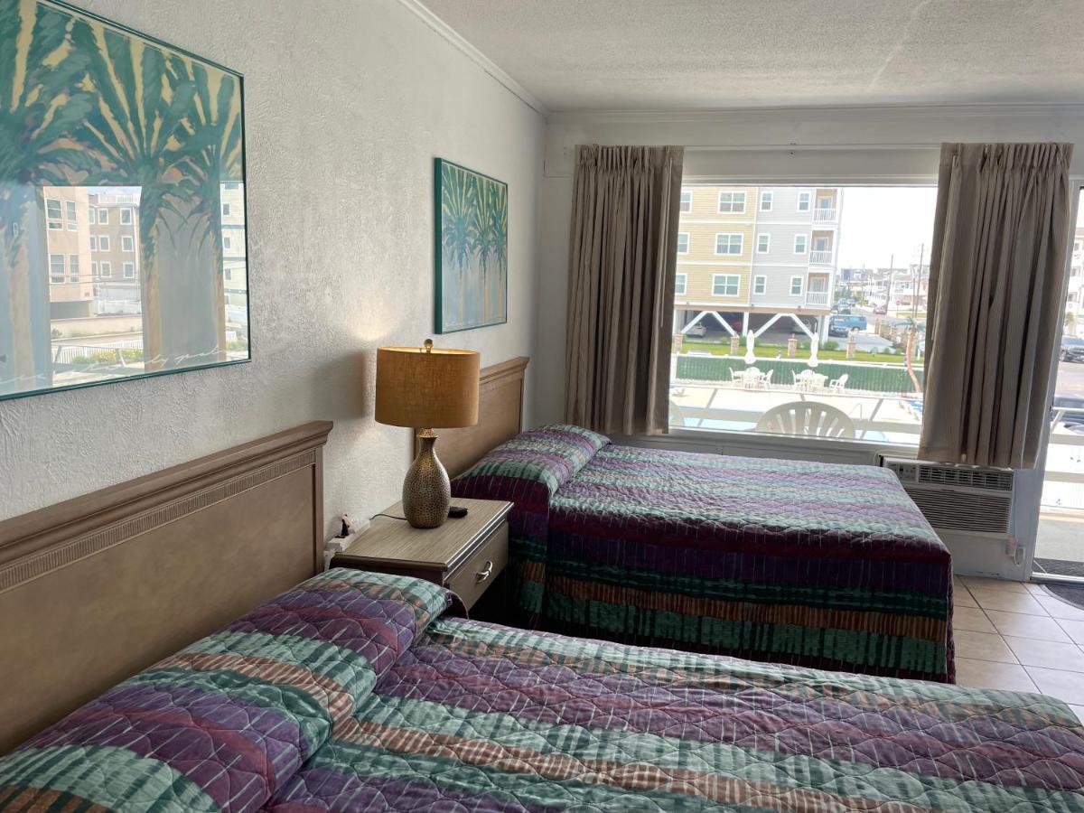 Colony Motel 3*