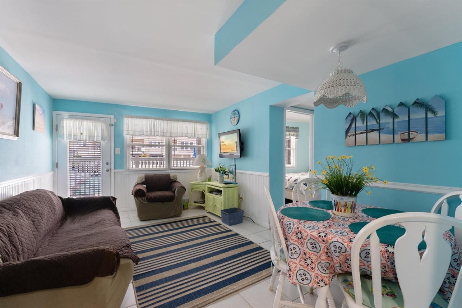 7203 Atlantic Ave, Unit 101 Apartment *