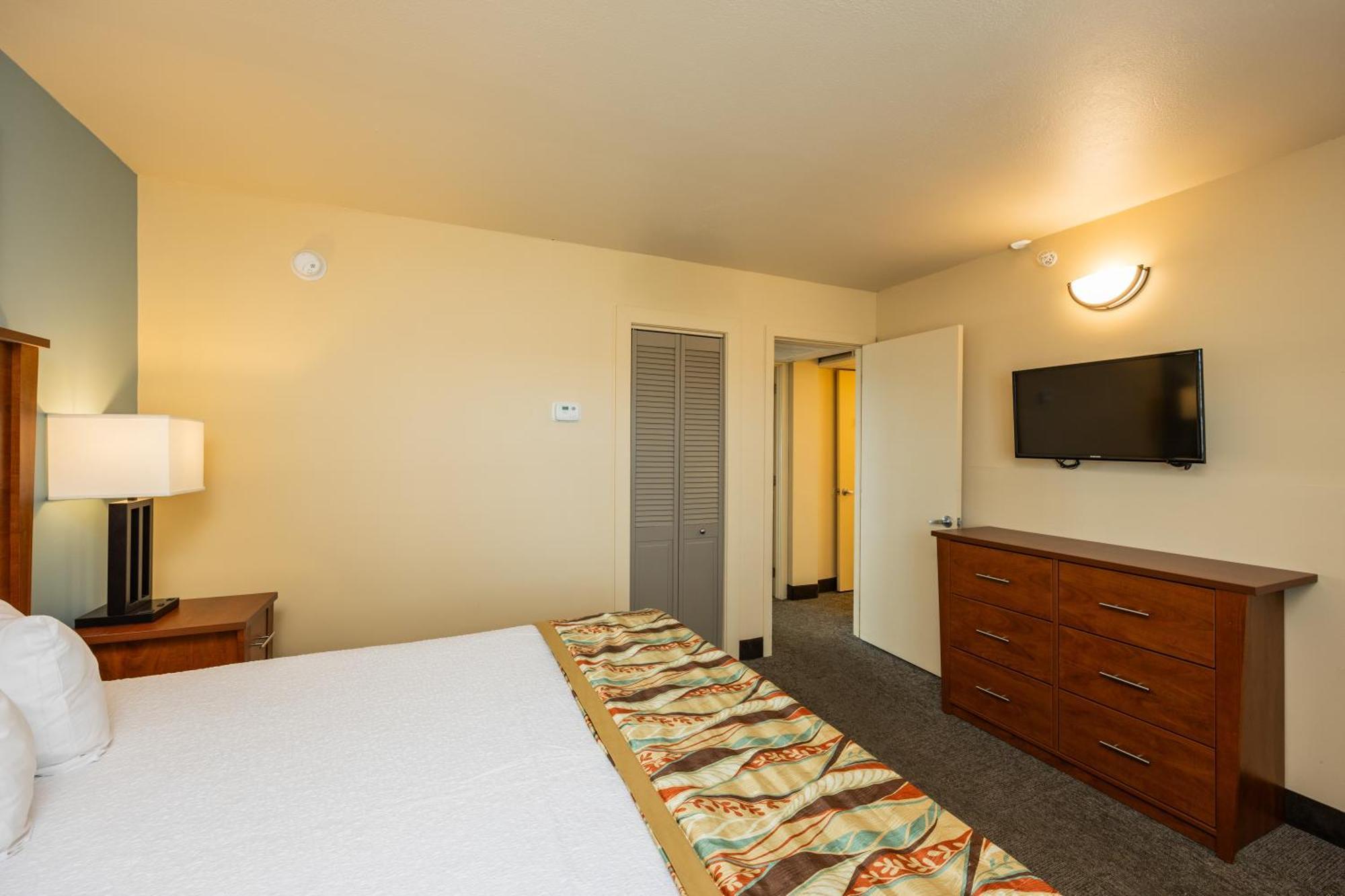Reges Oceanfront Resort 3*