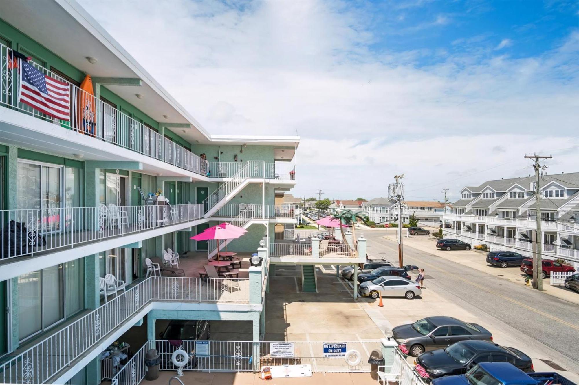 Apartment 404 E Denver Ave, Unit 403 *