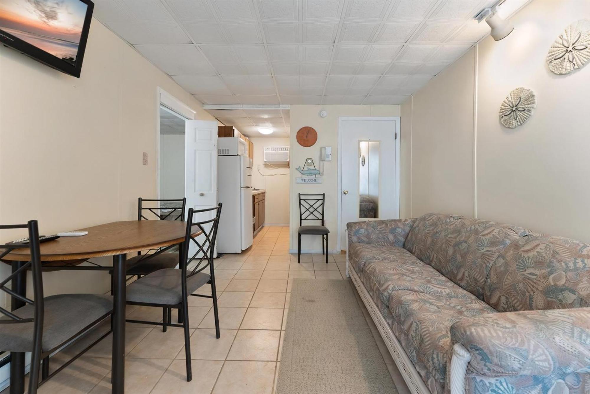 Apartment 404 E Denver Ave, Unit 403
