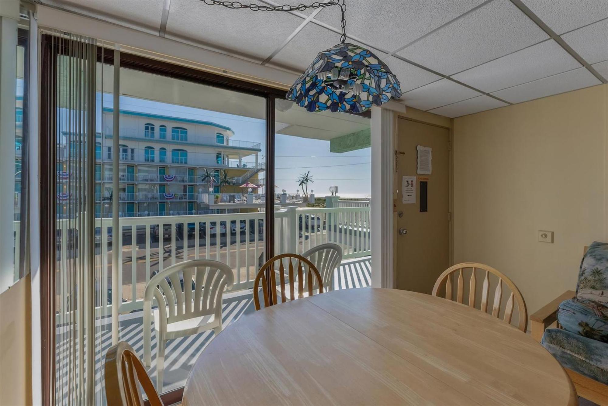 404 E Denver Ave, Unit 216 Apartment