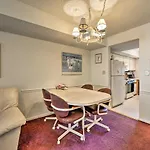 Townhome With Balcony Less Than 1 Mi To Wildwood Crest Bch!