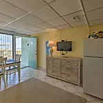Wildwood Crest Condo With Pool Walk To Restaurants!