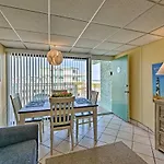 Wildwood Crest Condo With Pool Walk To Restaurants!