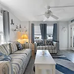 7203 Atlantic Ave, Unit 208