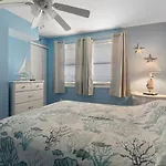 7203 Atlantic Ave, Unit 208