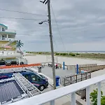 Cozy Oceanfront Condo With Pool And Beach Access!