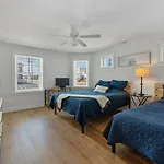 7011 Pacific Ave
