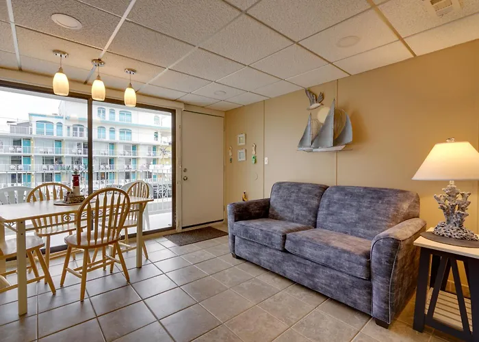Cozy Oceanfront Condo With Pool And Beach Access!