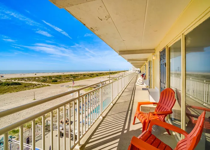 Sun-Soaked Wildwood Getaway, 6 Mi To Cape May!