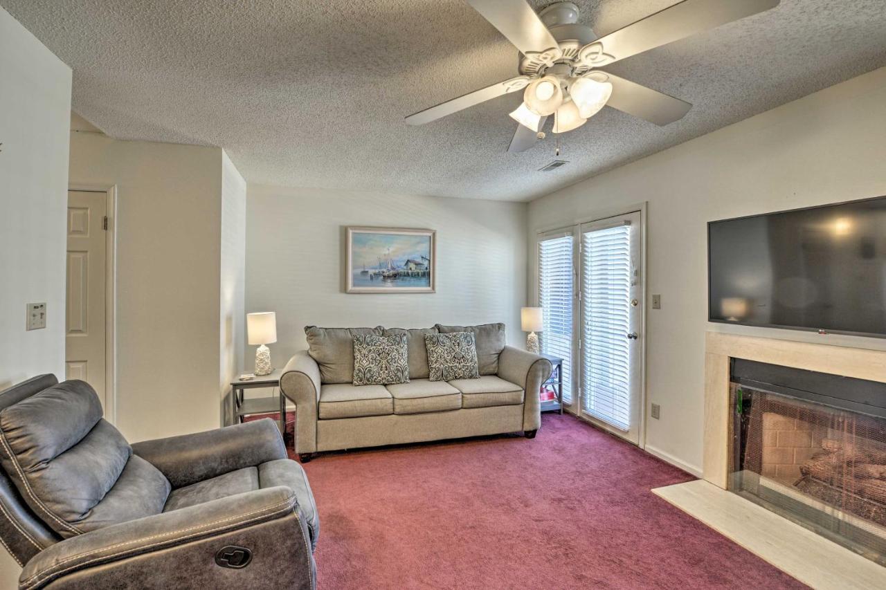Townhome With Balcony Less Than 1 Mi To Bch!
