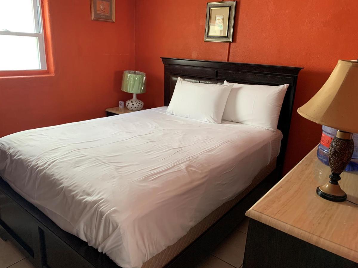 Madrid Ocean Front Condominium 3*