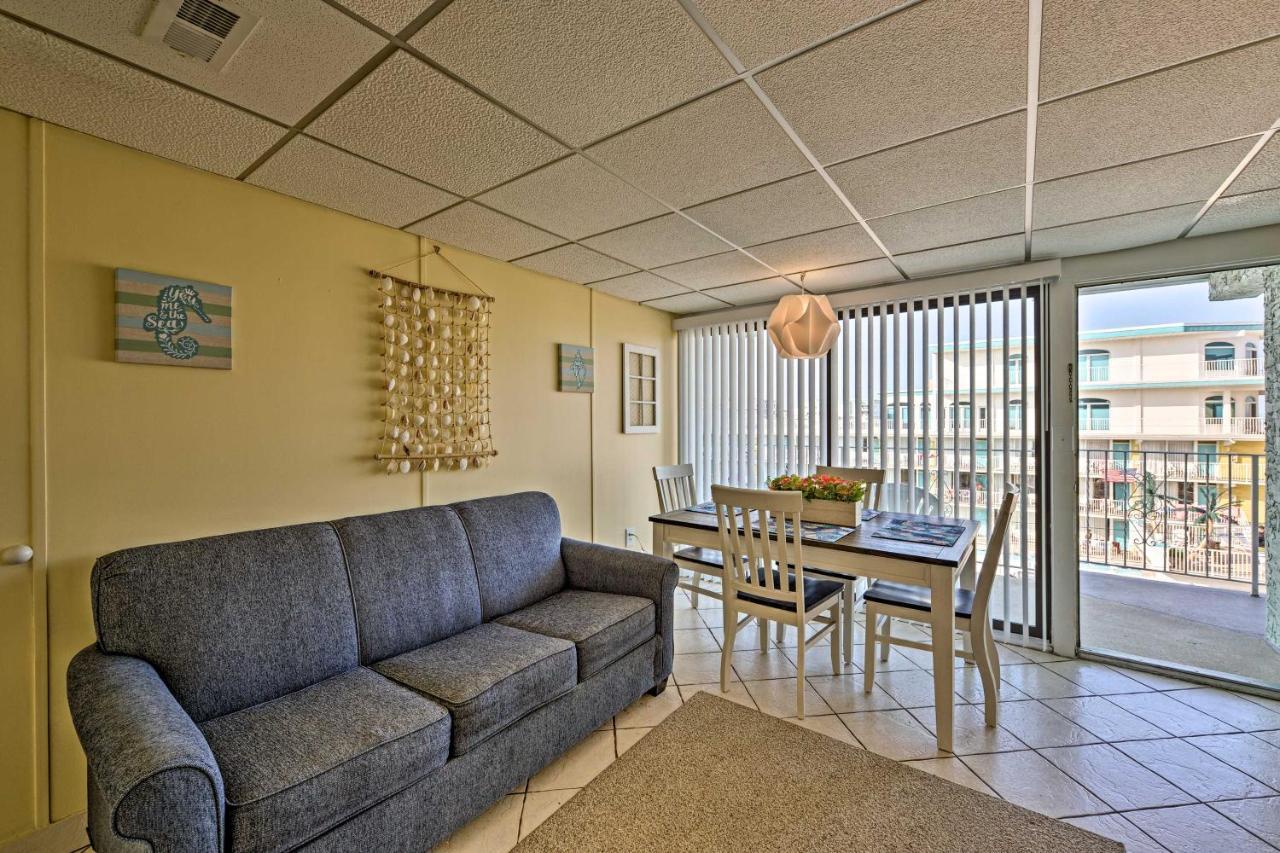 Apartment With Pool Walk To Restaurants!