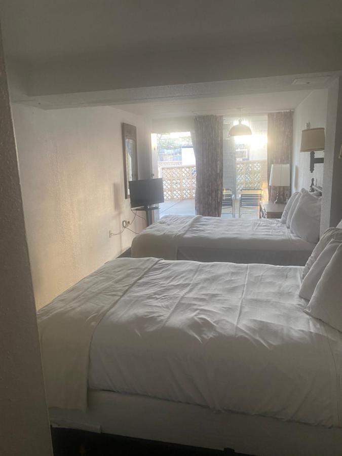 Yankee Clipper Hotel 2*