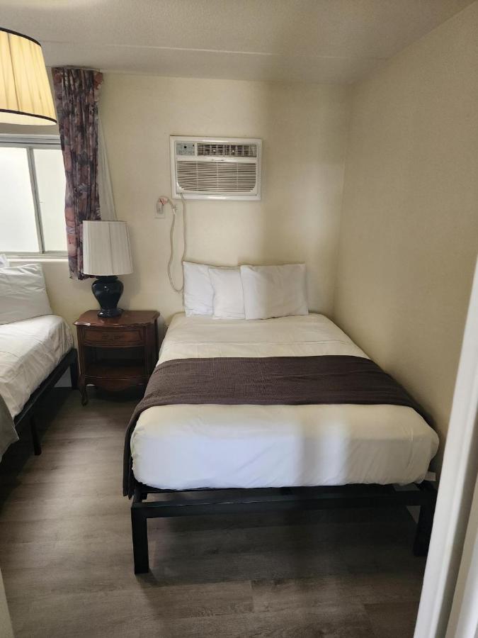 Yankee Clipper Hotel 2*
