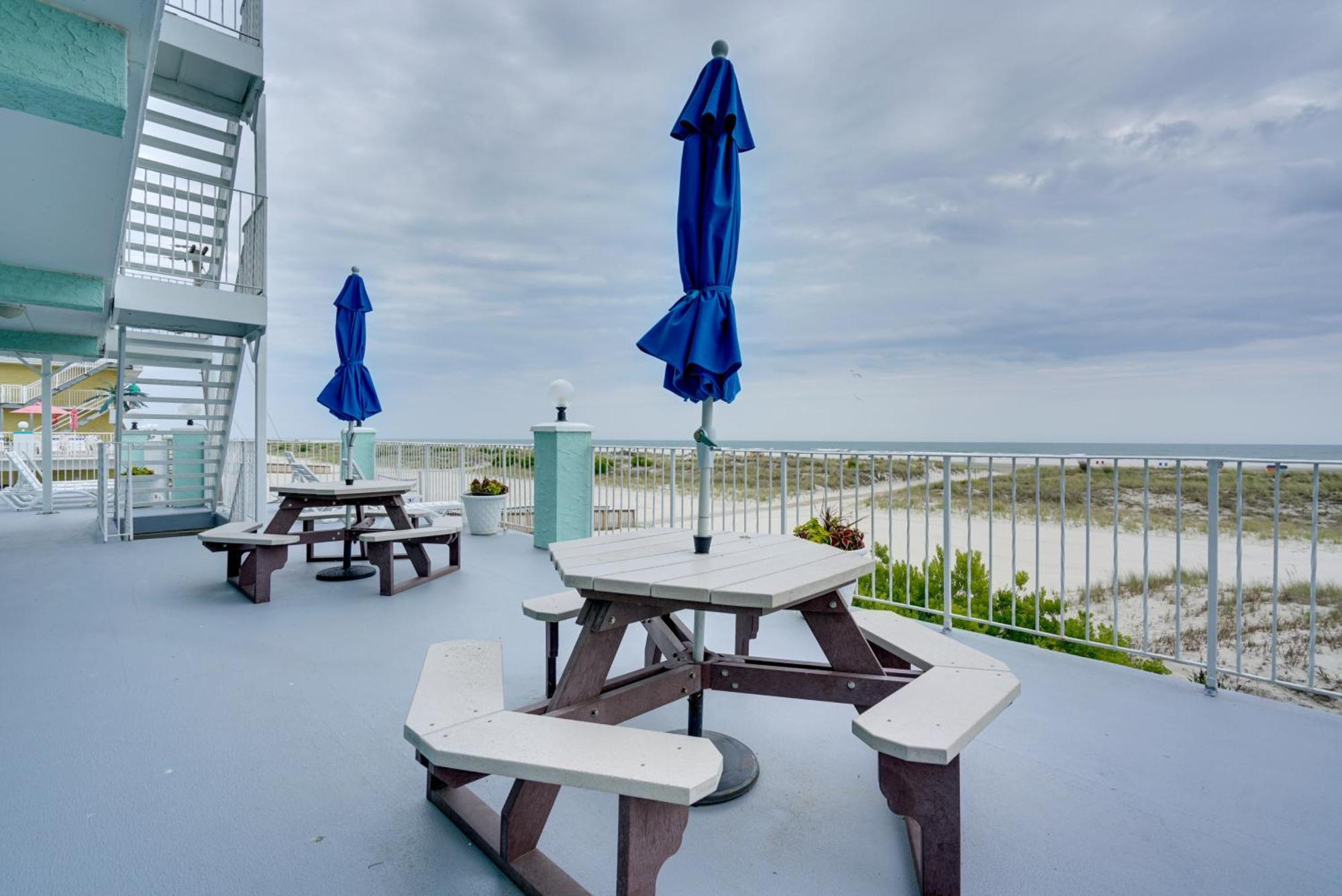 Apartment Cozy Oceanfront With Pool And Access! *