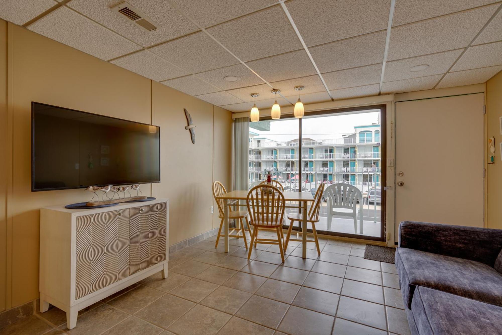 Apartment Cozy Oceanfront With Pool And Access!