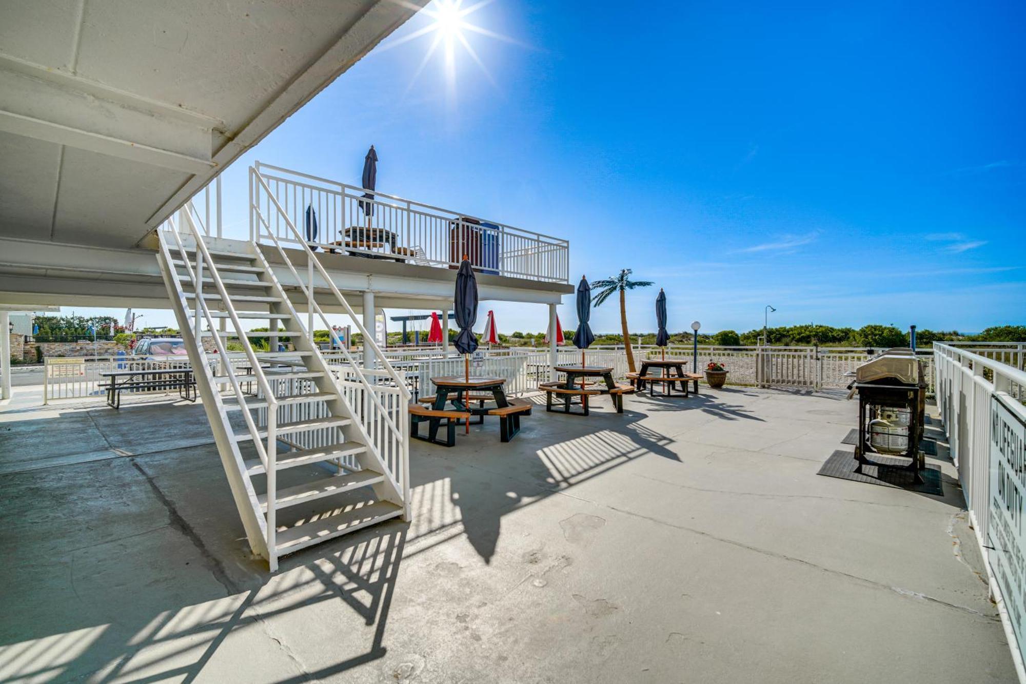 Sun-soaked Wildwood Getaway, 6 Mi To Cape May!