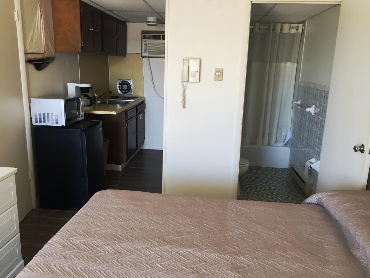 Four Winds Motel