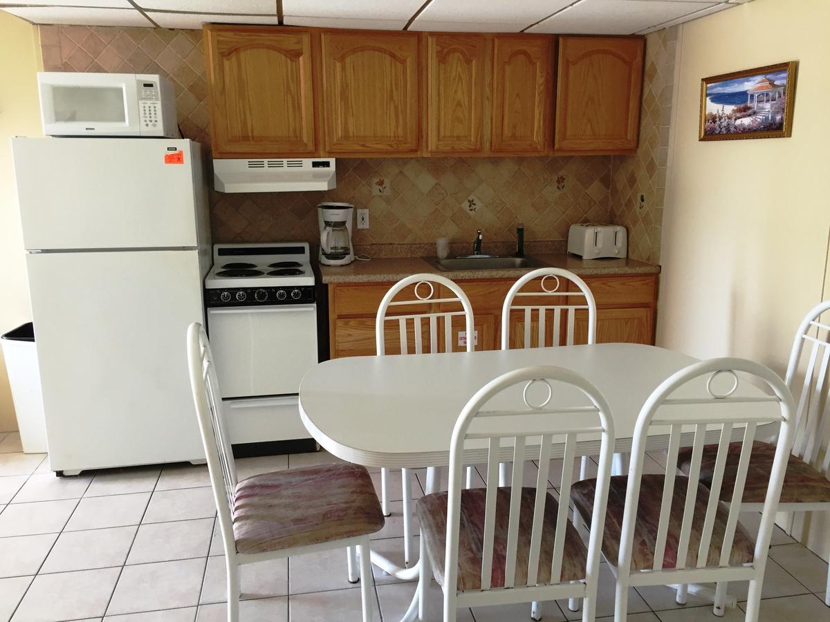 Four Winds Motel
