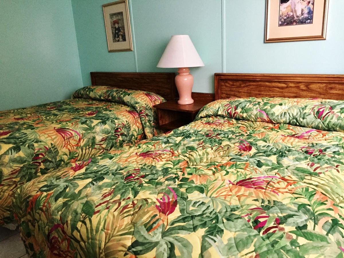 Four Winds Motel