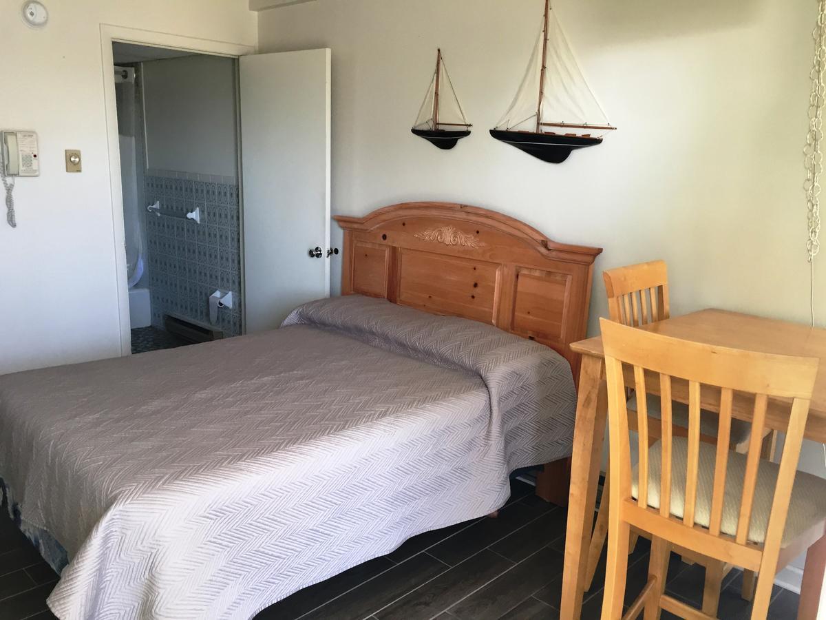Four Winds Motel 2*