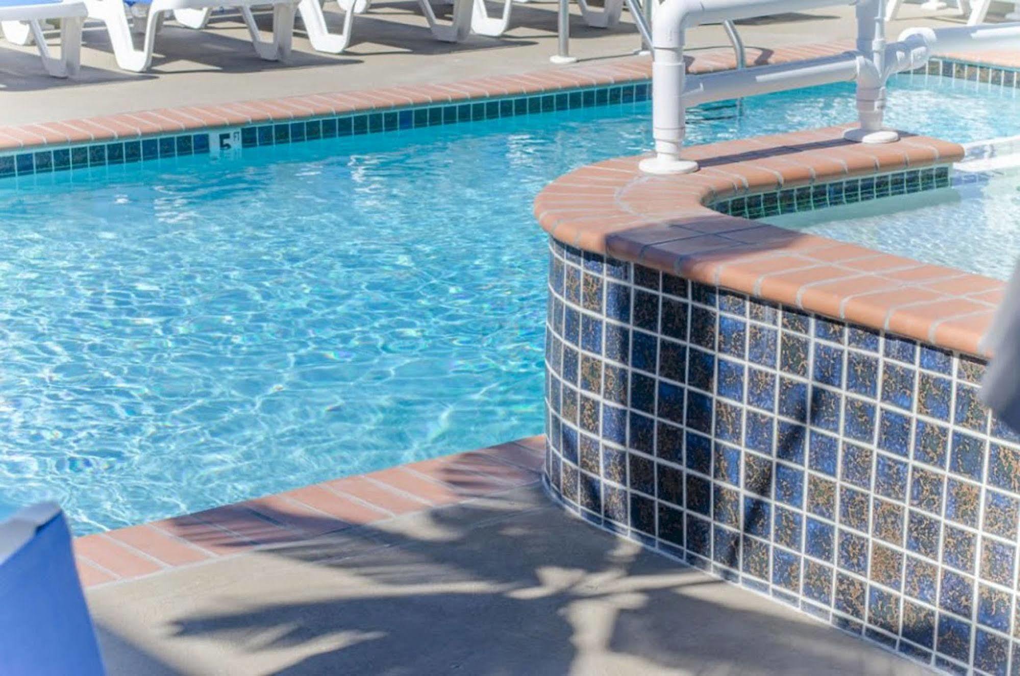 Crystal Motor 2* Wildwood Crest